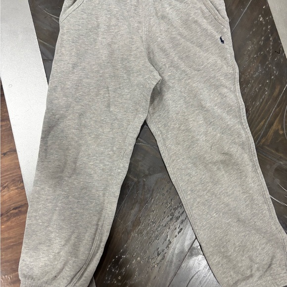 Selling two pants like new - Picture 2 of 4